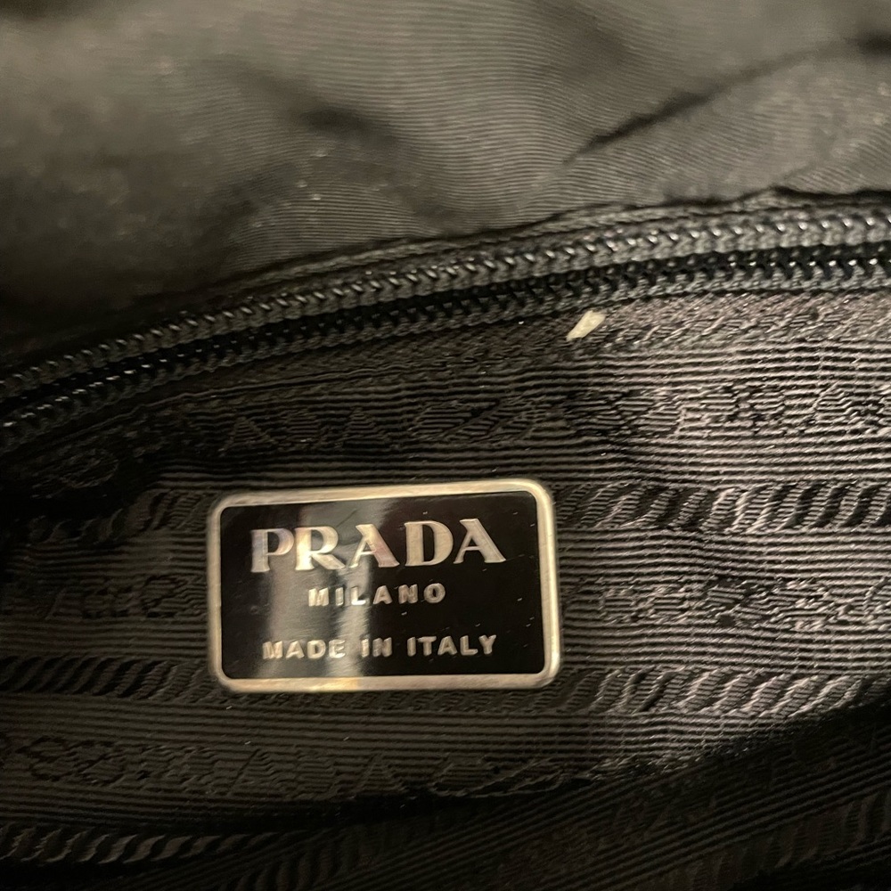 Prada vintage black nylon bag - Picture 2 of 6